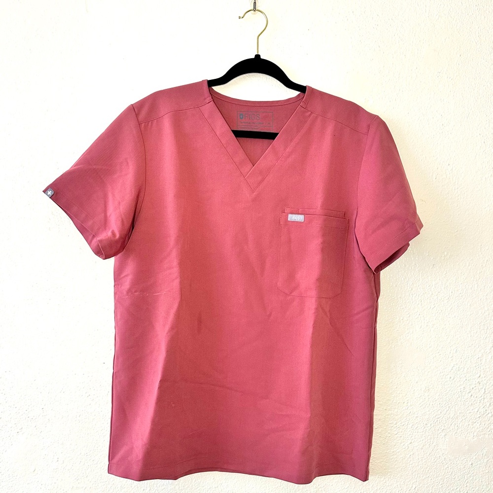 FIGS Men’s Scrubs in Mauve (Tansen Joggers in L and Leon Scrub Top in M)